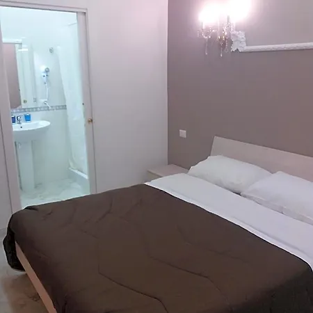 B&bhotel Emmanuel 3*