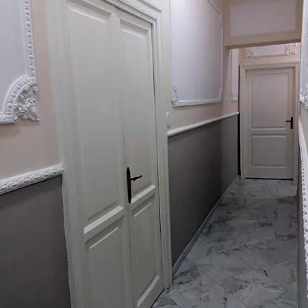 B&bhotel Emmanuel 3*